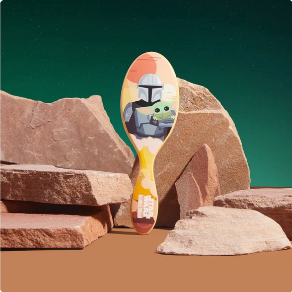 LIMITED EDITION STAR WARS Mandalorian 3-Piece Kit Wet Brush - Picture 4 of 8